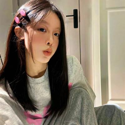 两个营业员 封面